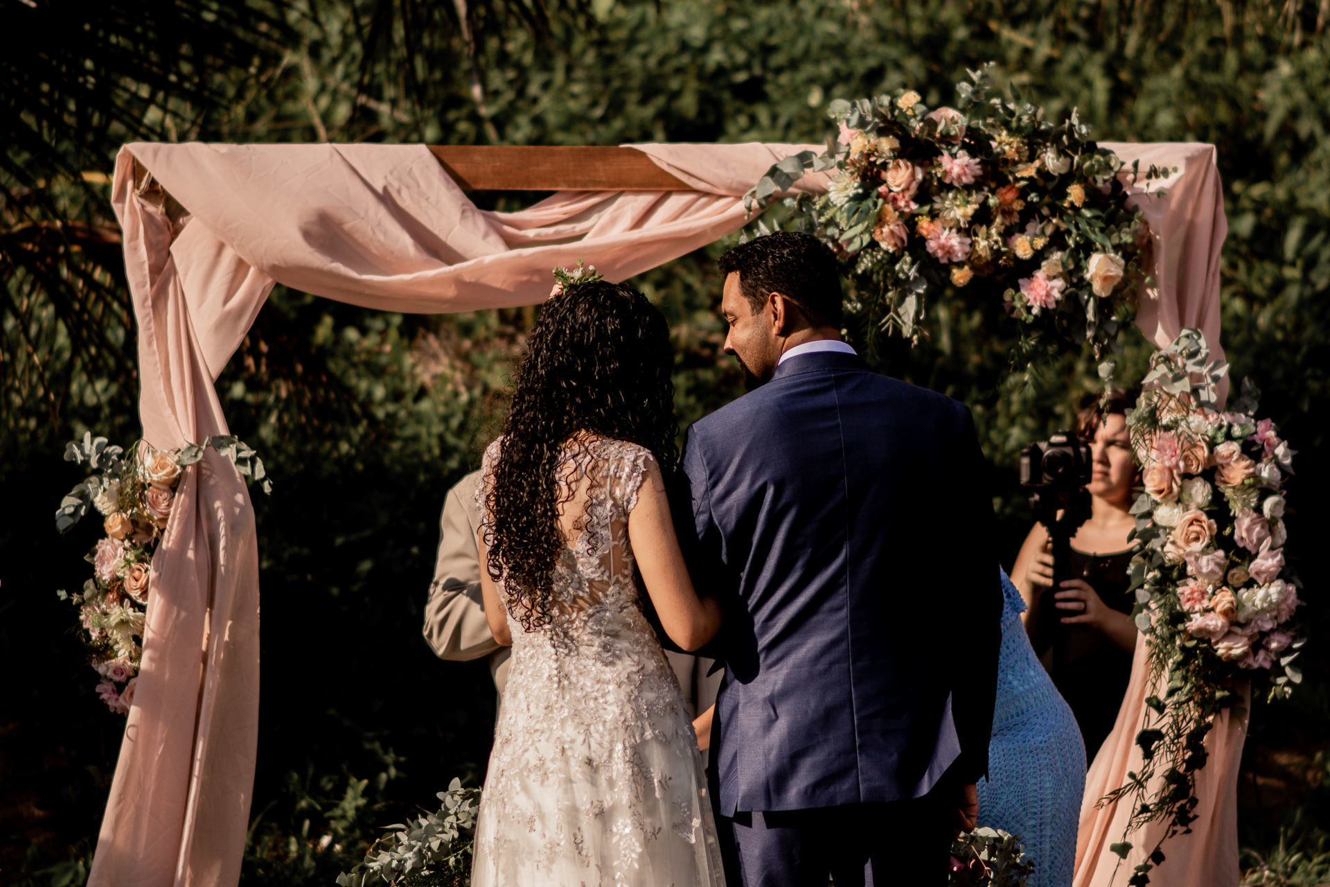 Foto CASAMENTO AMANDA E HENRIQUE, NOVA IGUAÇU, SÍTIO RODA BRANCA - RJ - Imagem 28