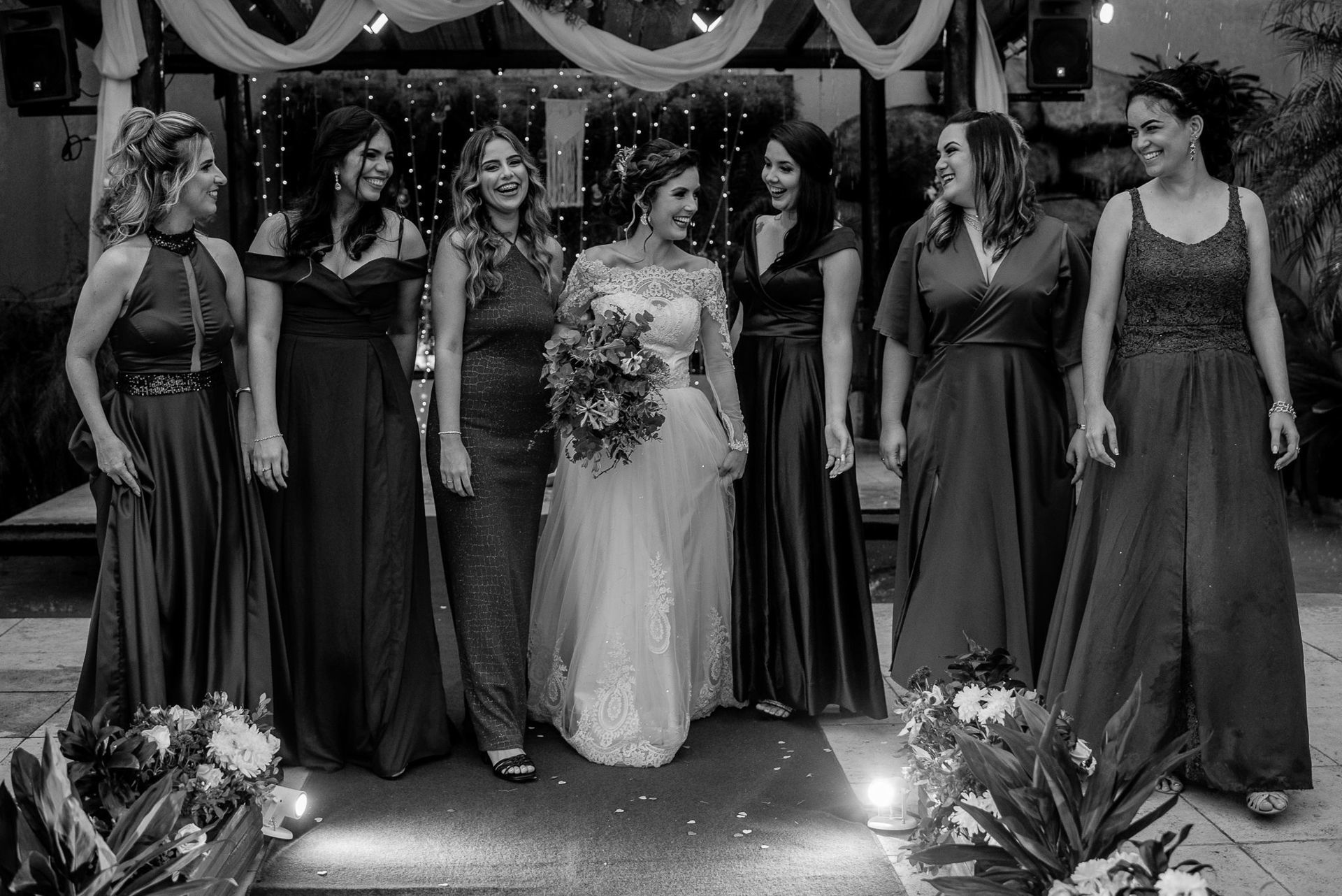 Foto CASAMENTO NA CHUVA ANA E THIAGO, RANCHO VELHO QUEIMADOS - RJ Foto CASAMENTO NA CHUVA ANA E THIAGO, RANCHO VELHO QUEIMADOS - RJ - Imagem 65
