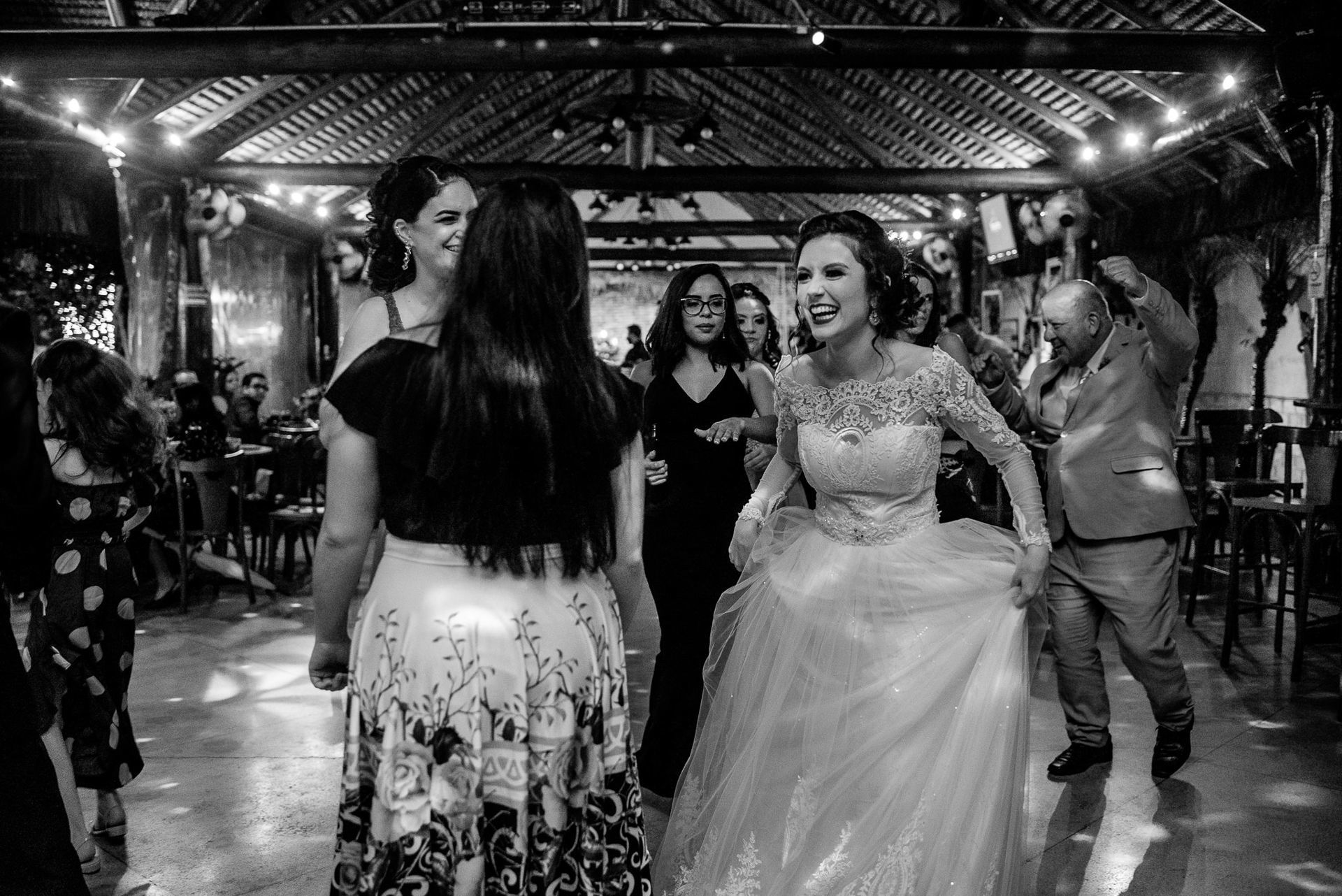 Foto CASAMENTO NA CHUVA ANA E THIAGO, RANCHO VELHO QUEIMADOS - RJ Foto CASAMENTO NA CHUVA ANA E THIAGO, RANCHO VELHO QUEIMADOS - RJ - Imagem 67