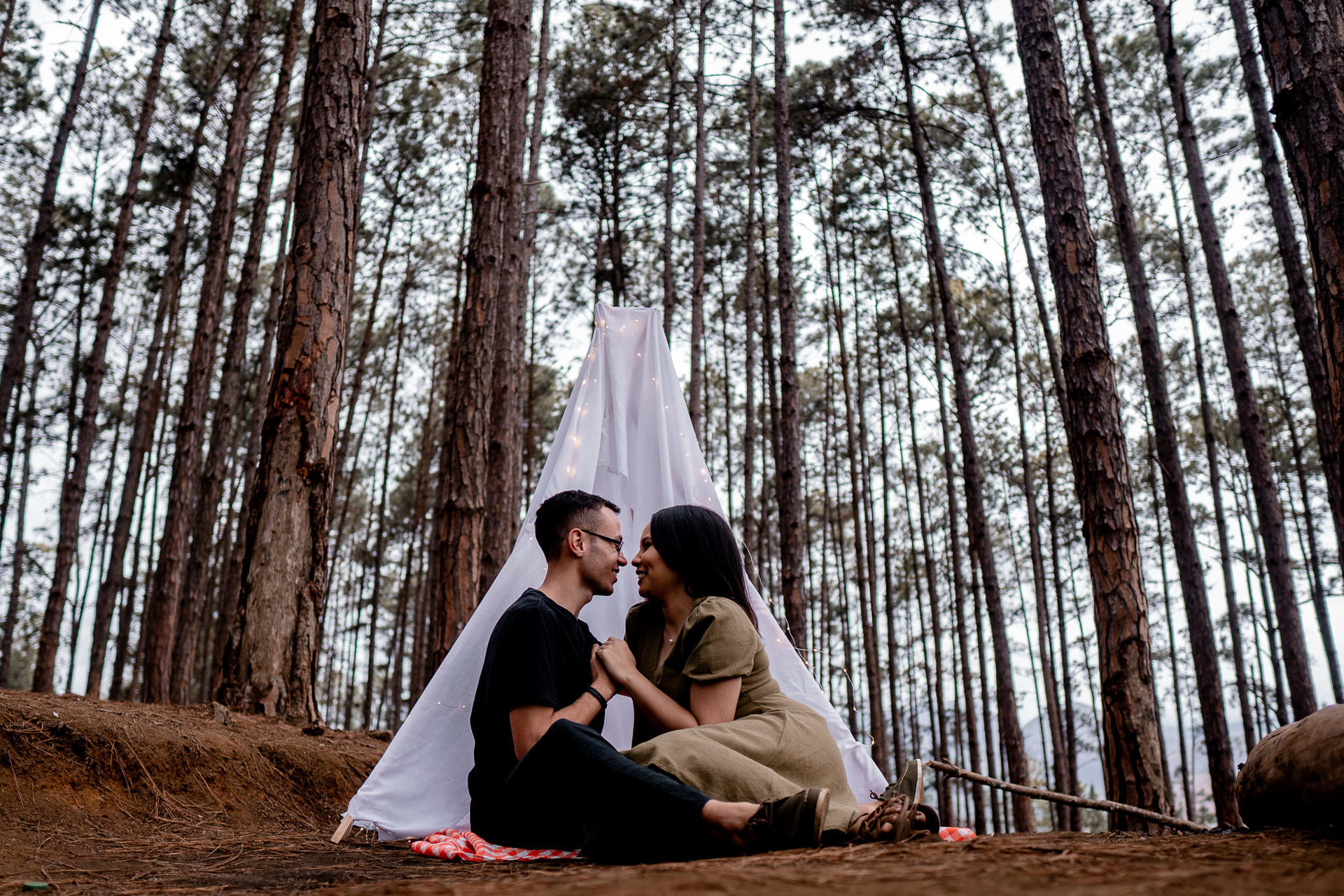 Foto ENSAIO PRÉ WEDDING GABRIEL E THAY, PETRÓPOLIS - RJ, ENSAIO DOS PINHEIROS - Imagem 12