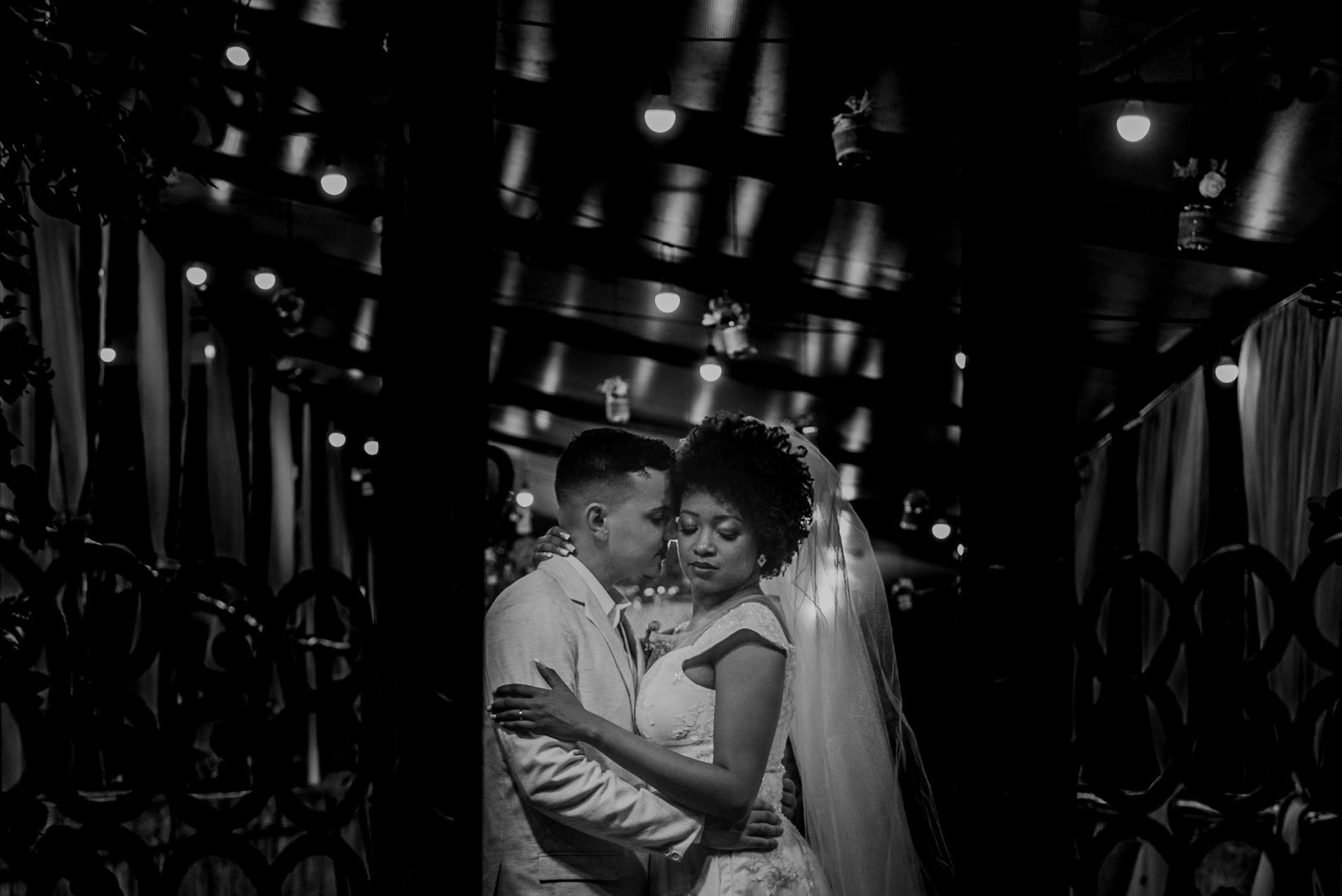 Foto CASAMENTO A NOITE DAY E VITOR, JARDIM MARGARÇA EVENTOS CAMPO GRANDE -RJ Foto CASAMENTO A NOITE DAY E VITOR, JARDIM MARGARÇA EVENTOS CAMPO GRANDE -RJ - Imagem 88