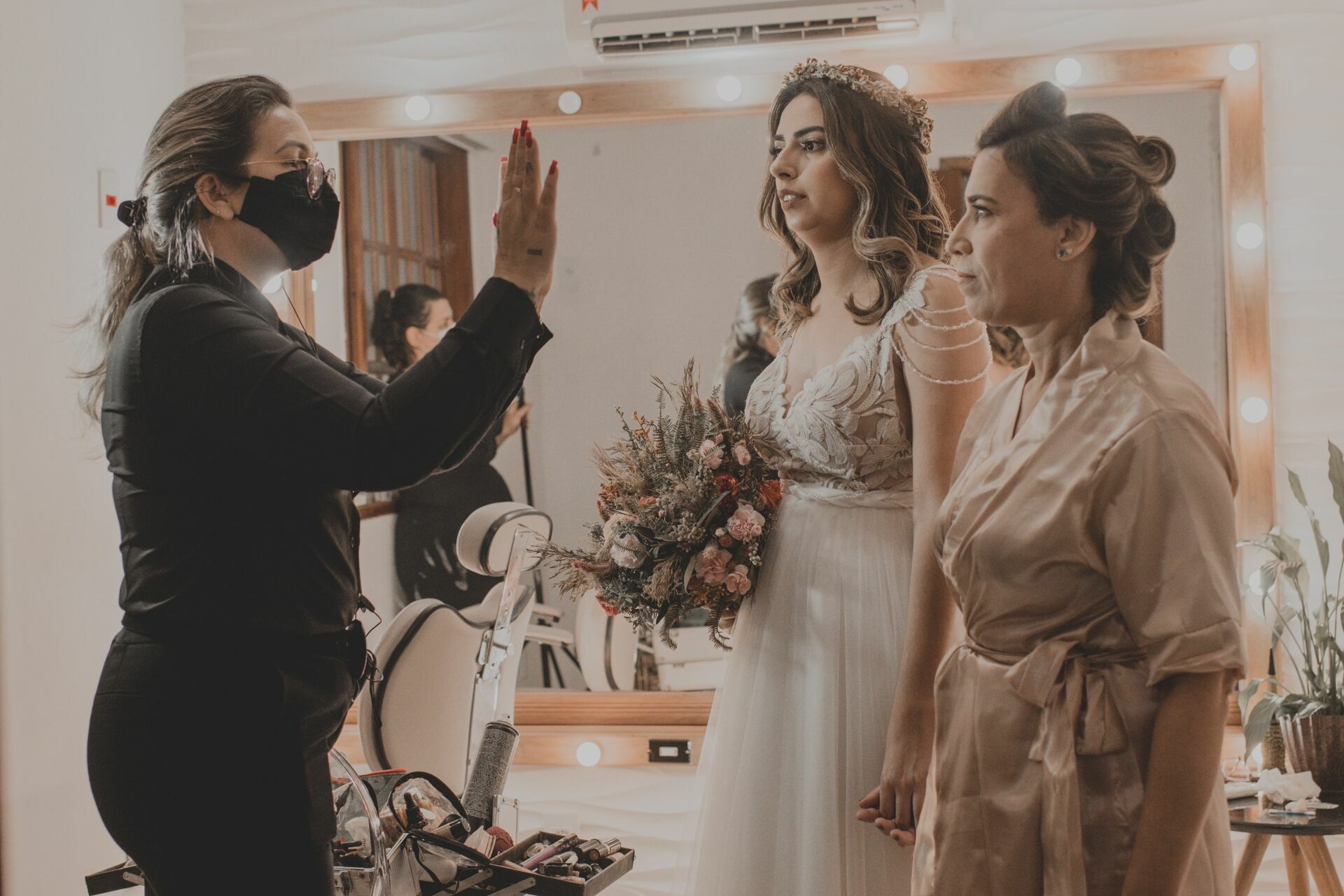 Foto CASAMENTO FIM DE TARDE, TICHO HOUSE SANTA CRUZ DA SERRA - RJ - Imagem 4