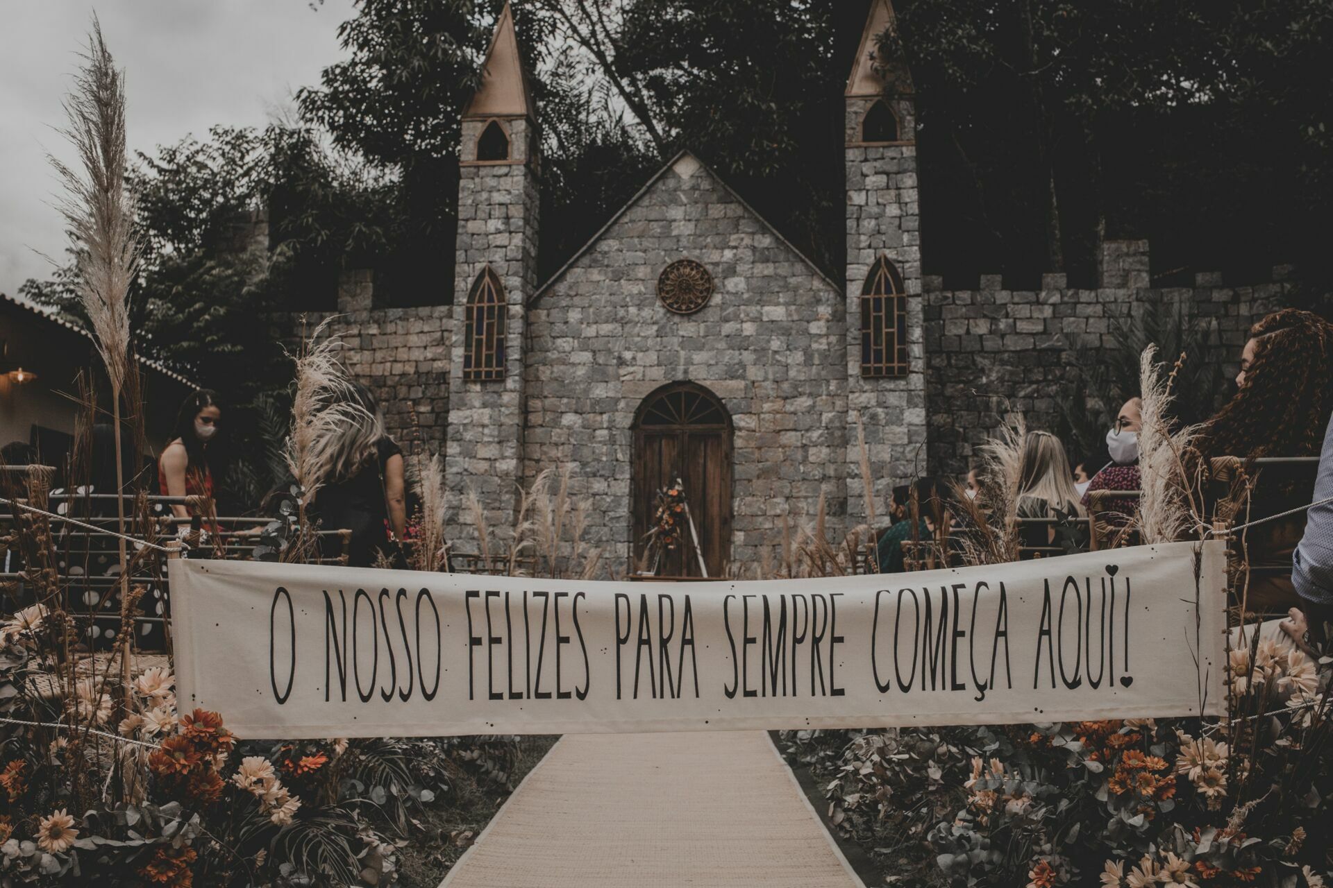 Foto CASAMENTO FIM DE TARDE, TICHO HOUSE SANTA CRUZ DA SERRA - RJ - Imagem 18