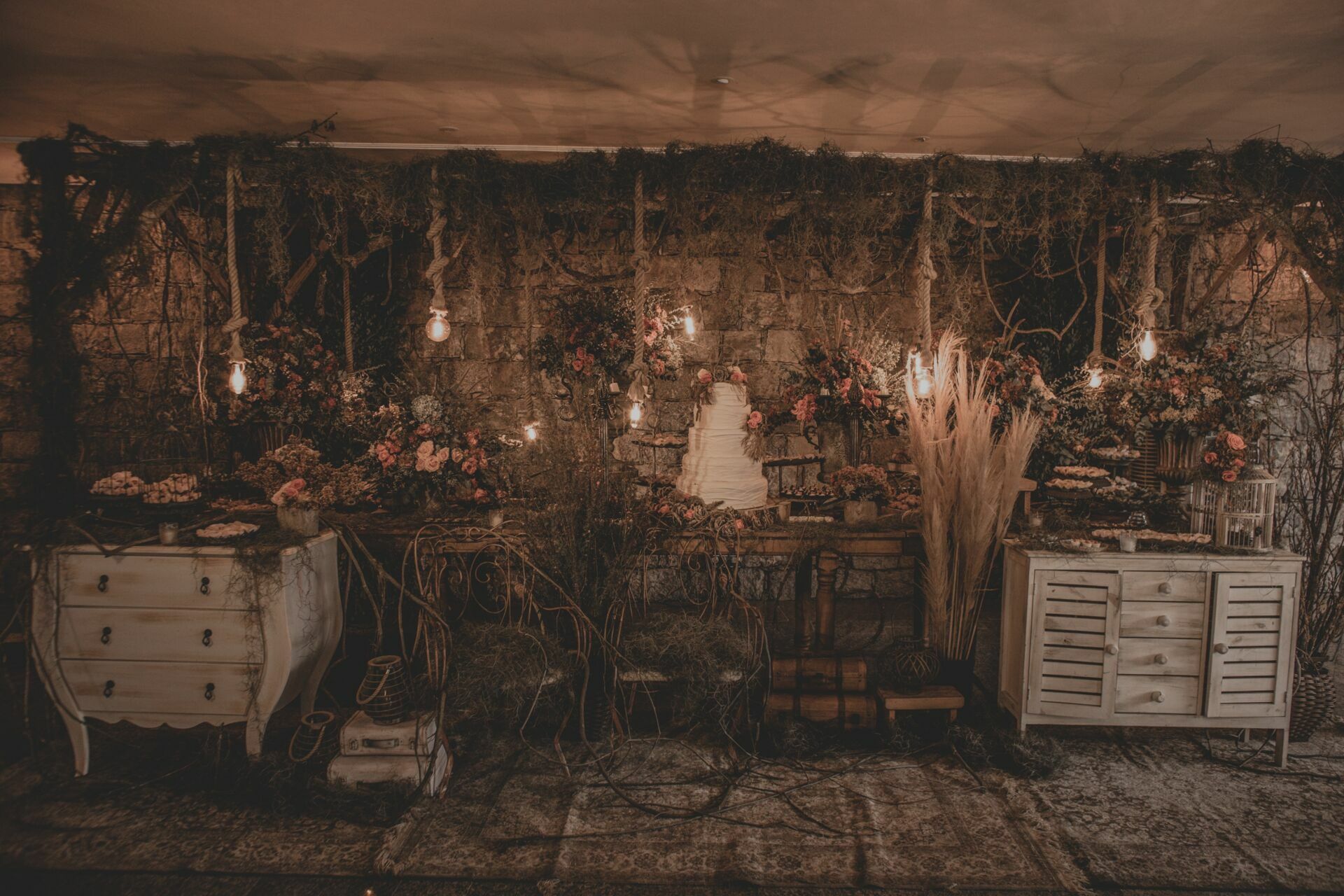 Foto CASAMENTO FIM DE TARDE, TICHO HOUSE SANTA CRUZ DA SERRA - RJ - Imagem 16