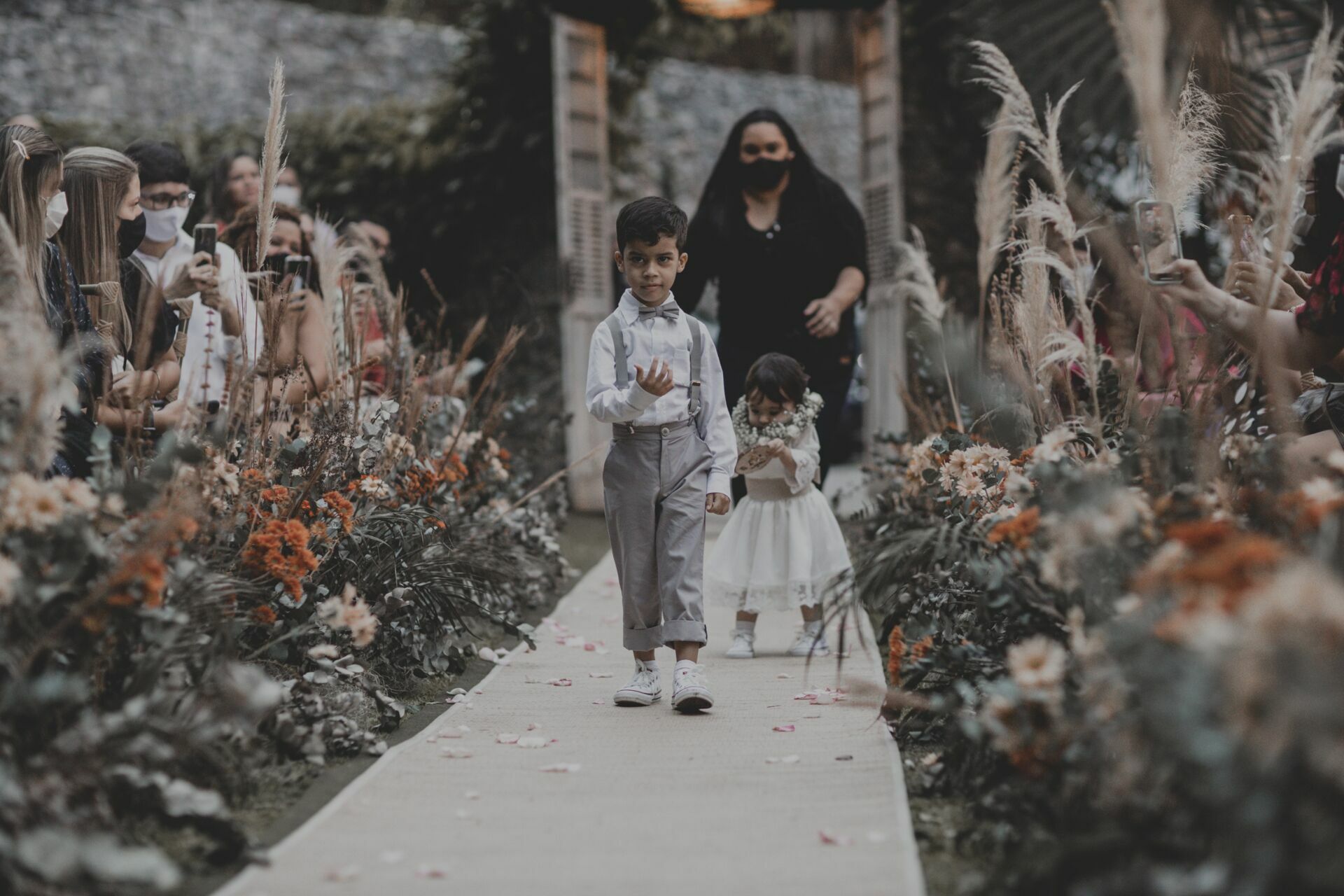 Foto CASAMENTO FIM DE TARDE, TICHO HOUSE SANTA CRUZ DA SERRA - RJ - Imagem 32