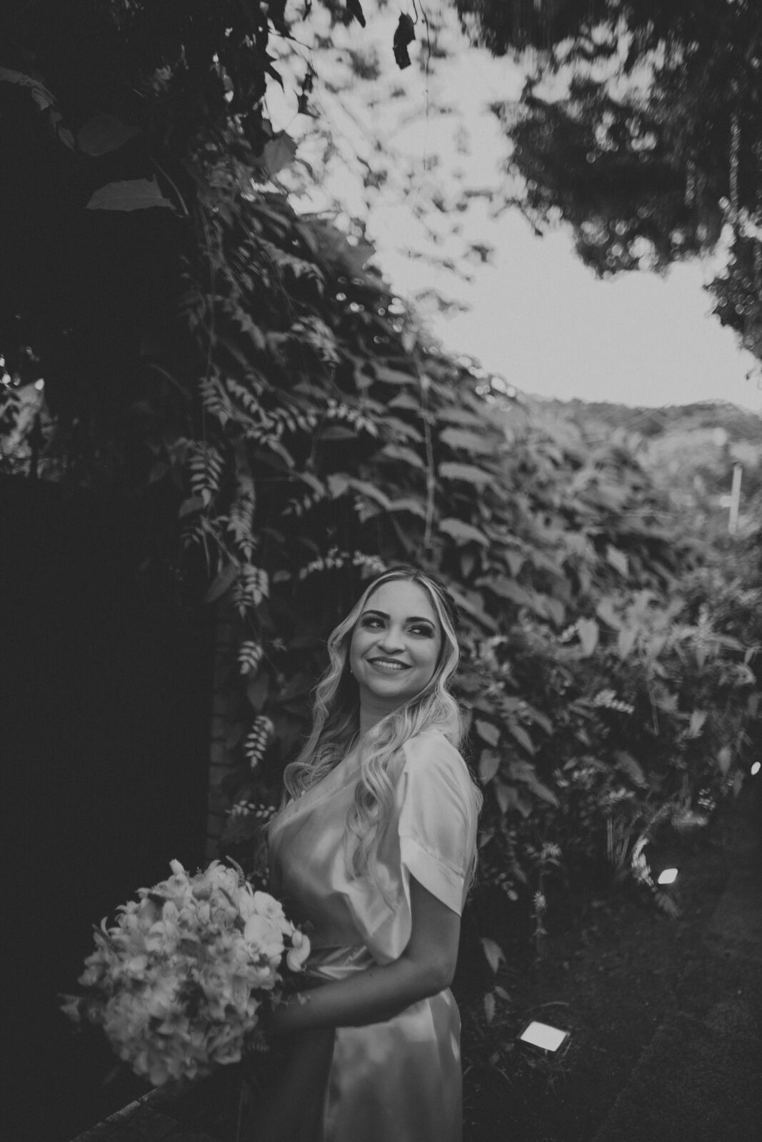 Foto CASAMENTO A NOITE CAROL E GABRIEL, CHALÉ ENFESTA SANTA CRUZ DA SERRA - RJ Foto CASAMENTO A NOITE CAROL E GABRIEL, CHALÉ ENFESTA SANTA CRUZ DA SERRA - RJ - Imagem 9