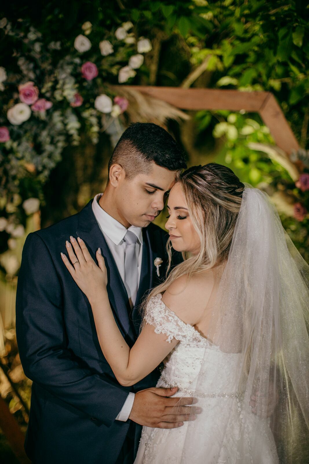 Foto CASAMENTO A NOITE CAROL E GABRIEL, CHALÉ ENFESTA SANTA CRUZ DA SERRA - RJ Foto CASAMENTO A NOITE CAROL E GABRIEL, CHALÉ ENFESTA SANTA CRUZ DA SERRA - RJ - Imagem 63