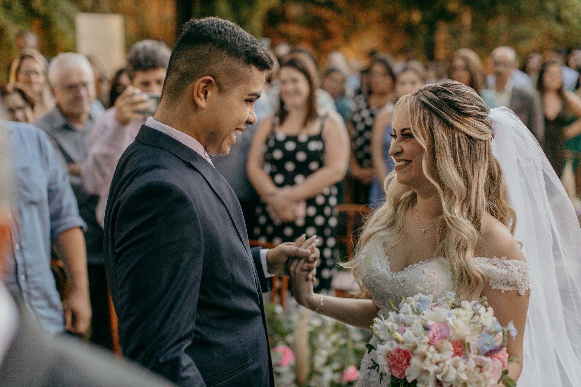 Foto CASAMENTO A NOITE CAROL E GABRIEL, CHALÉ ENFESTA SANTA CRUZ DA SERRA - RJ Foto CASAMENTO A NOITE CAROL E GABRIEL, CHALÉ ENFESTA SANTA CRUZ DA SERRA - RJ - Imagem 41