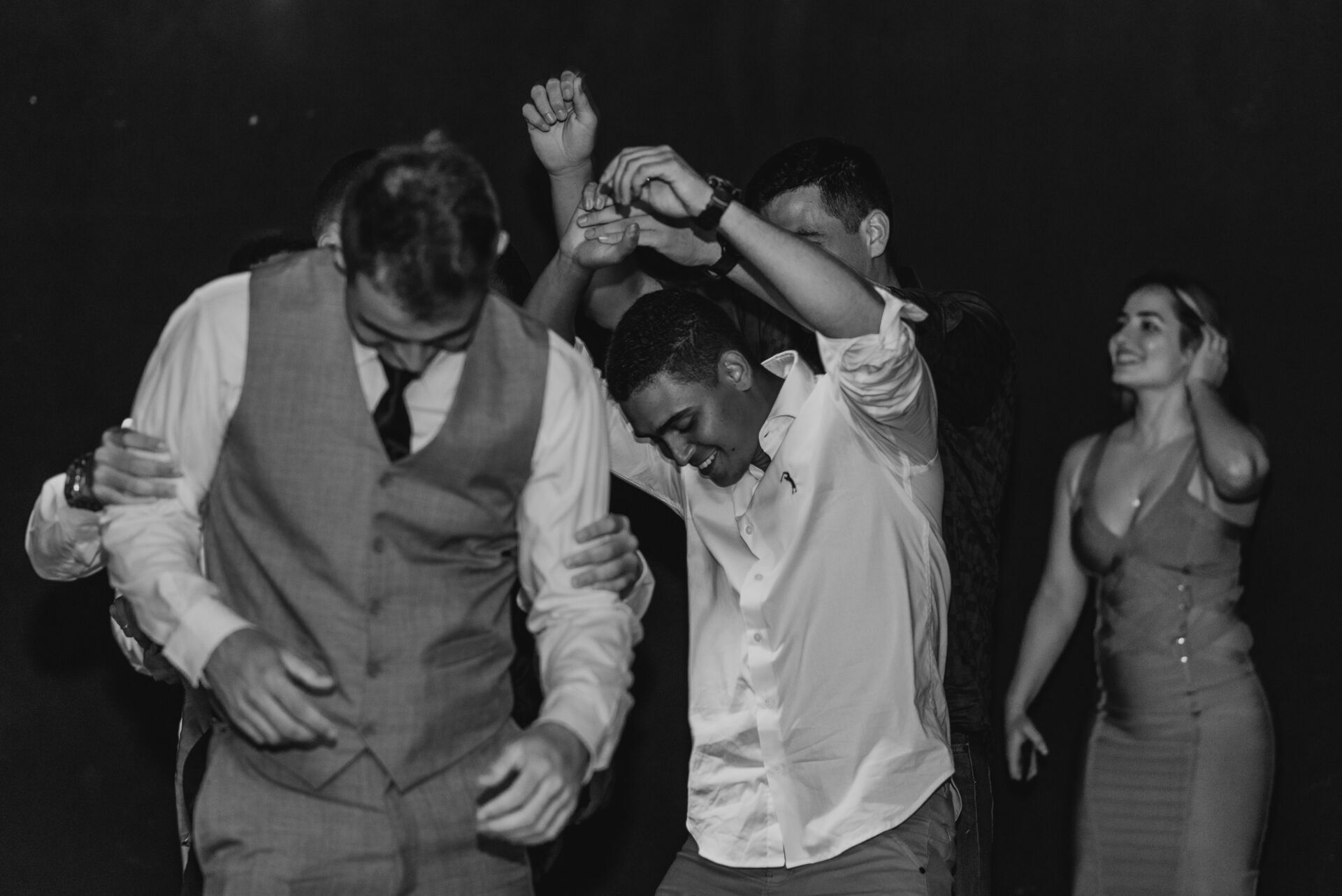 Foto CASAMENTO A NOITE CAROL E GABRIEL, CHALÉ ENFESTA SANTA CRUZ DA SERRA - RJ Foto CASAMENTO A NOITE CAROL E GABRIEL, CHALÉ ENFESTA SANTA CRUZ DA SERRA - RJ - Imagem 67