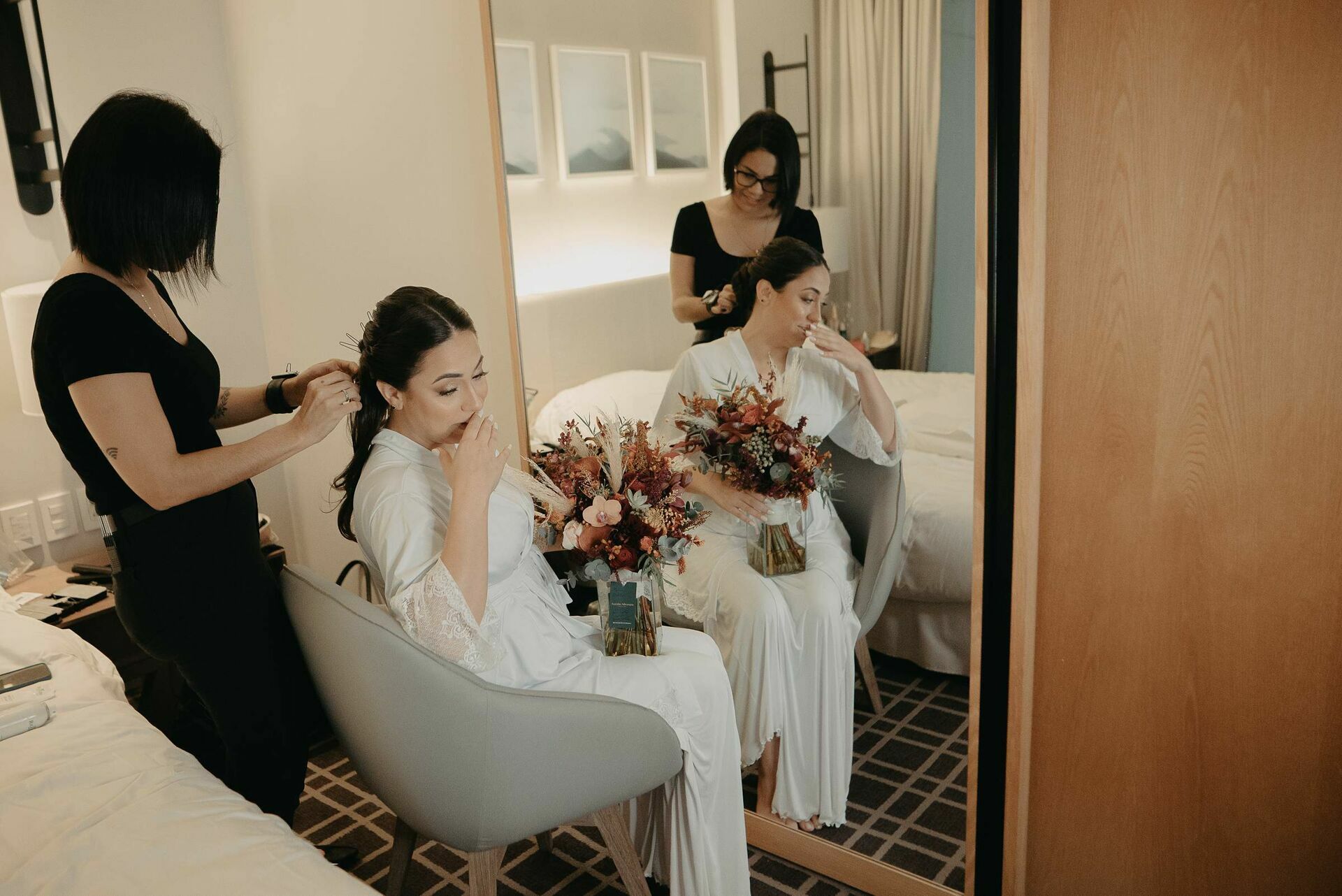 Foto CASAMENTO ROBERTA E FERNANDO,  GRAND HYATT, PAROQUIA MONTSERRATE, HORTOCULTURAL  SANTO ANTONIO, VARGEM GRANDE -RJ  - Imagem 0