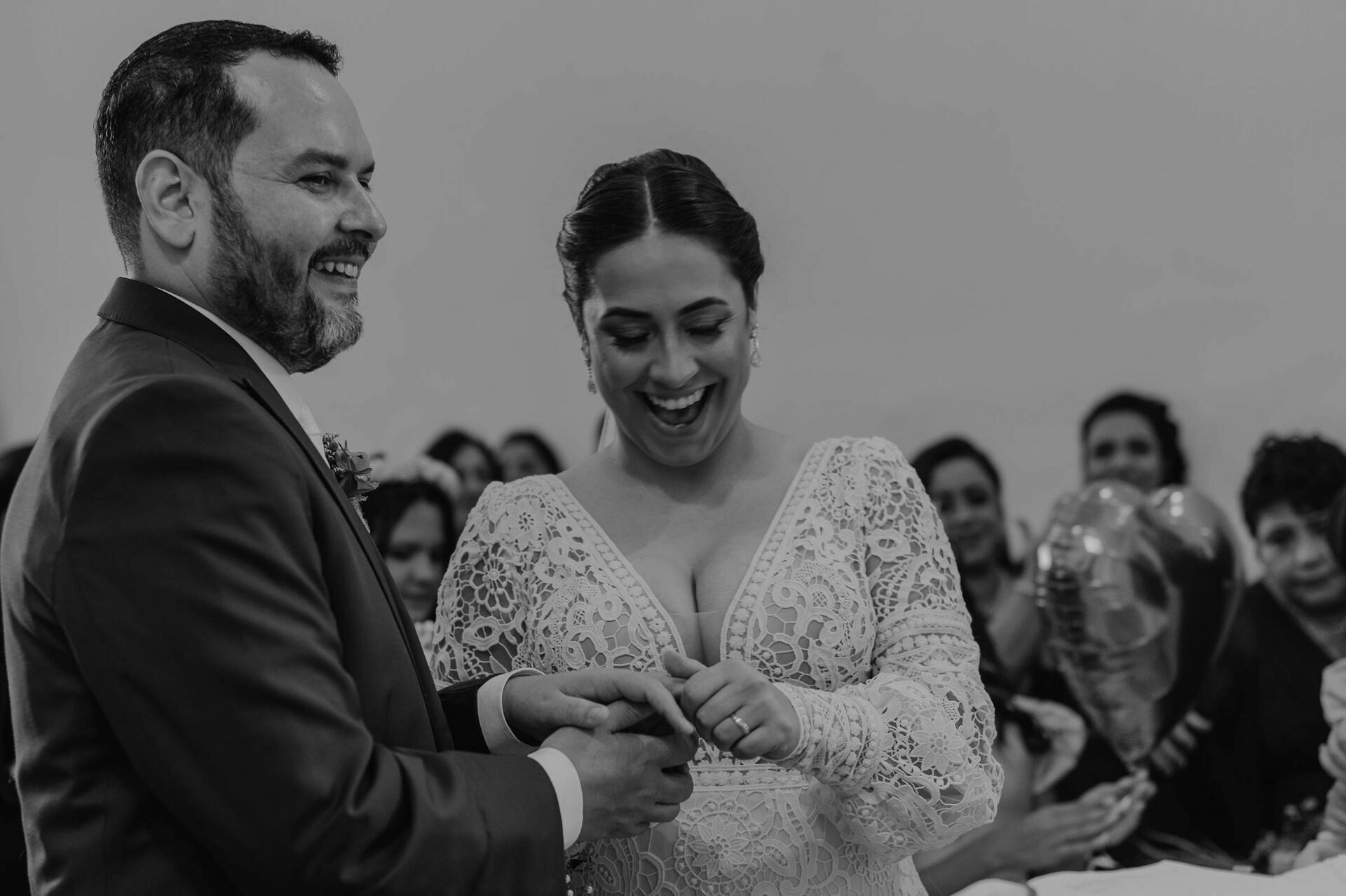 Foto CASAMENTO ROBERTA E FERNANDO,  GRAND HYATT, PAROQUIA MONTSERRATE, HORTOCULTURAL  SANTO ANTONIO, VARGEM GRANDE -RJ  - Imagem 32