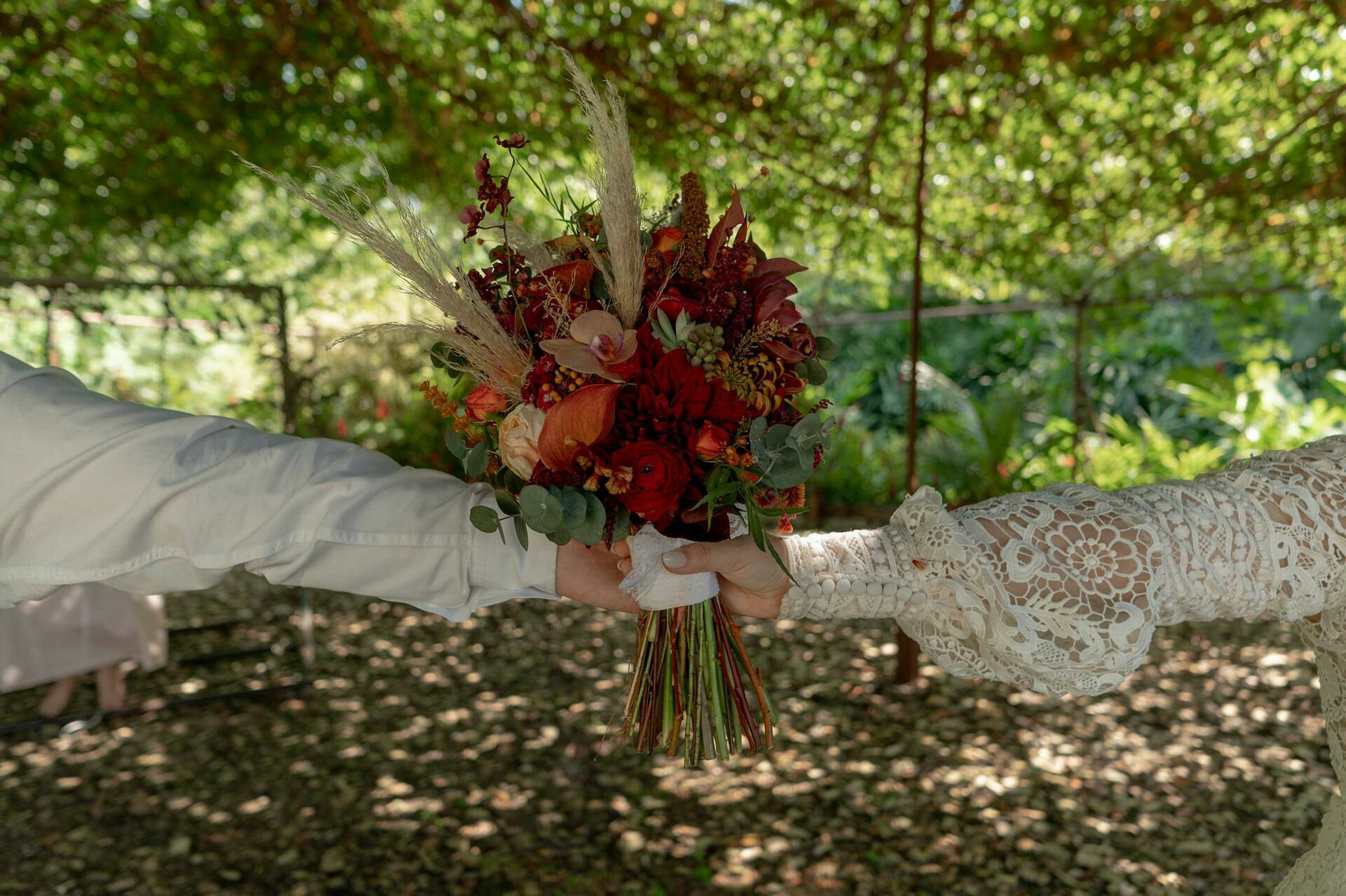 Foto CASAMENTO ROBERTA E FERNANDO,  GRAND HYATT, PAROQUIA MONTSERRATE, HORTOCULTURAL  SANTO ANTONIO, VARGEM GRANDE -RJ  - Imagem 73