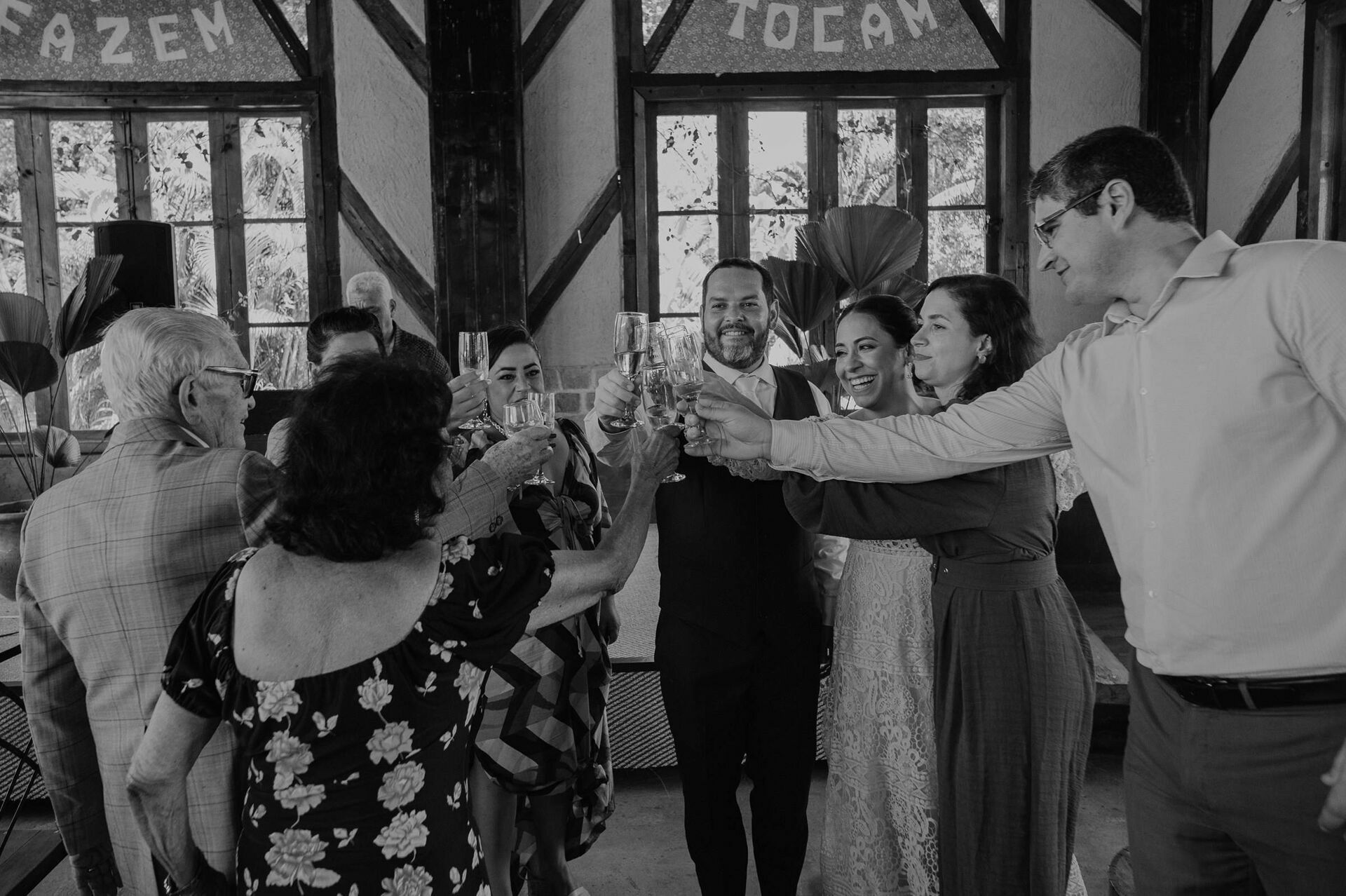 Foto CASAMENTO ROBERTA E FERNANDO,  GRAND HYATT, PAROQUIA MONTSERRATE, HORTOCULTURAL  SANTO ANTONIO, VARGEM GRANDE -RJ  - Imagem 90