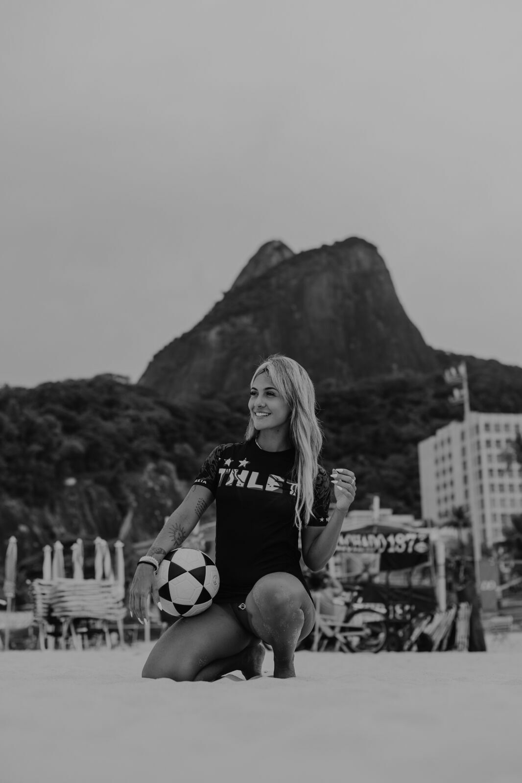 Foto ENSAIO FEMININO ENTARDECER NA PRAIA, LEBLON - RJ Foto ENSAIO FEMININO ENTARDECER NA PRAIA, LEBLON - RJ - Imagem 4