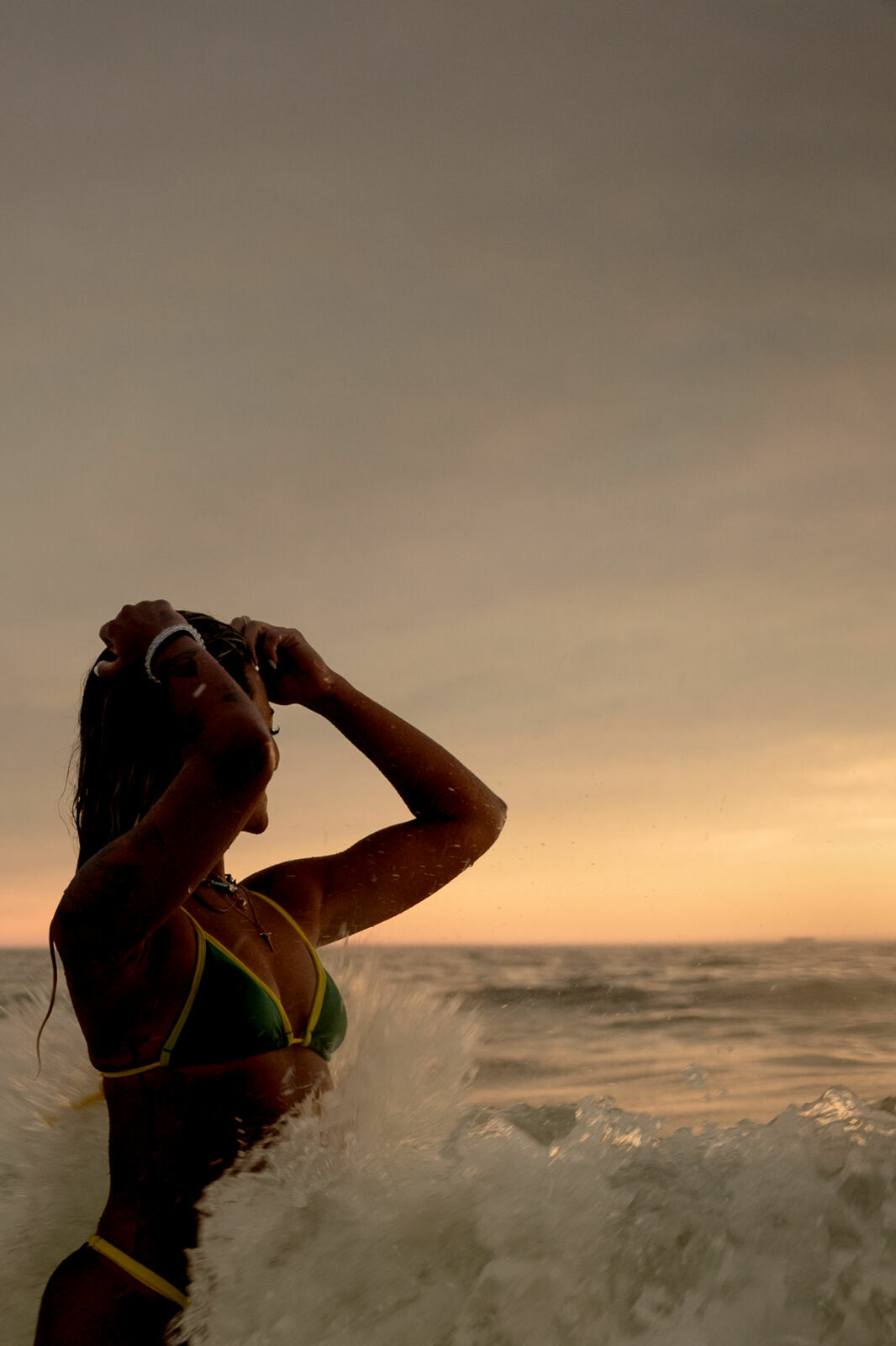 Foto ENSAIO FEMININO ENTARDECER NA PRAIA, LEBLON - RJ Foto ENSAIO FEMININO ENTARDECER NA PRAIA, LEBLON - RJ - Imagem 11