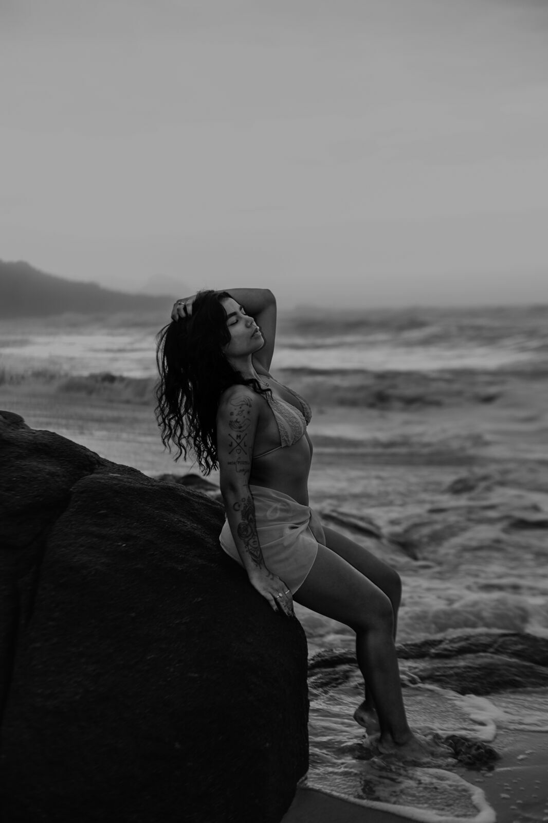 Foto ENSAIO FEMININO NA PRAIA, NASCER DO SOL, RIO DE JANEIRO - RJ - Imagem 9