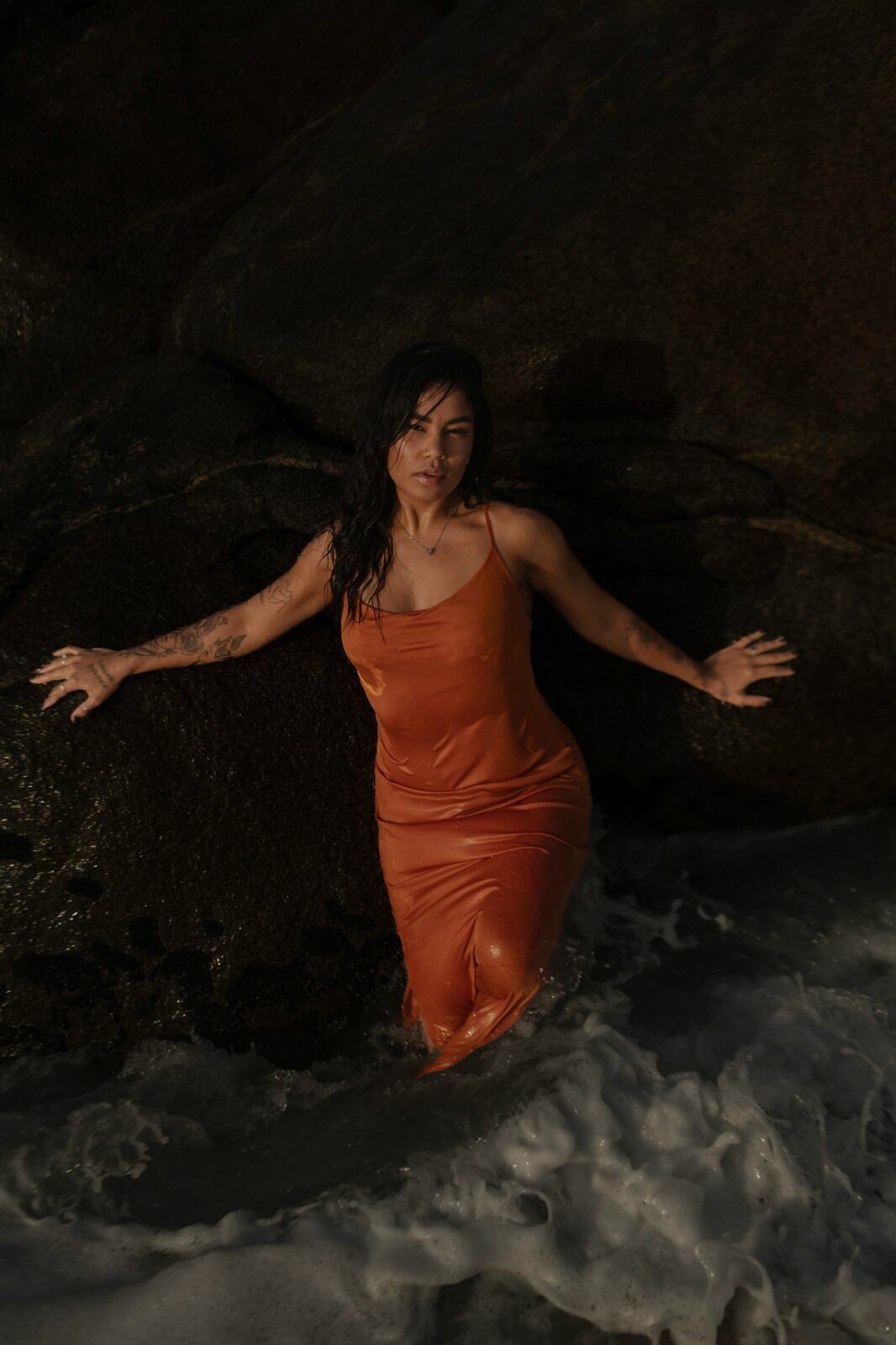 Foto ENSAIO FEMININO NA PRAIA, NASCER DO SOL, RIO DE JANEIRO - RJ - Imagem 2