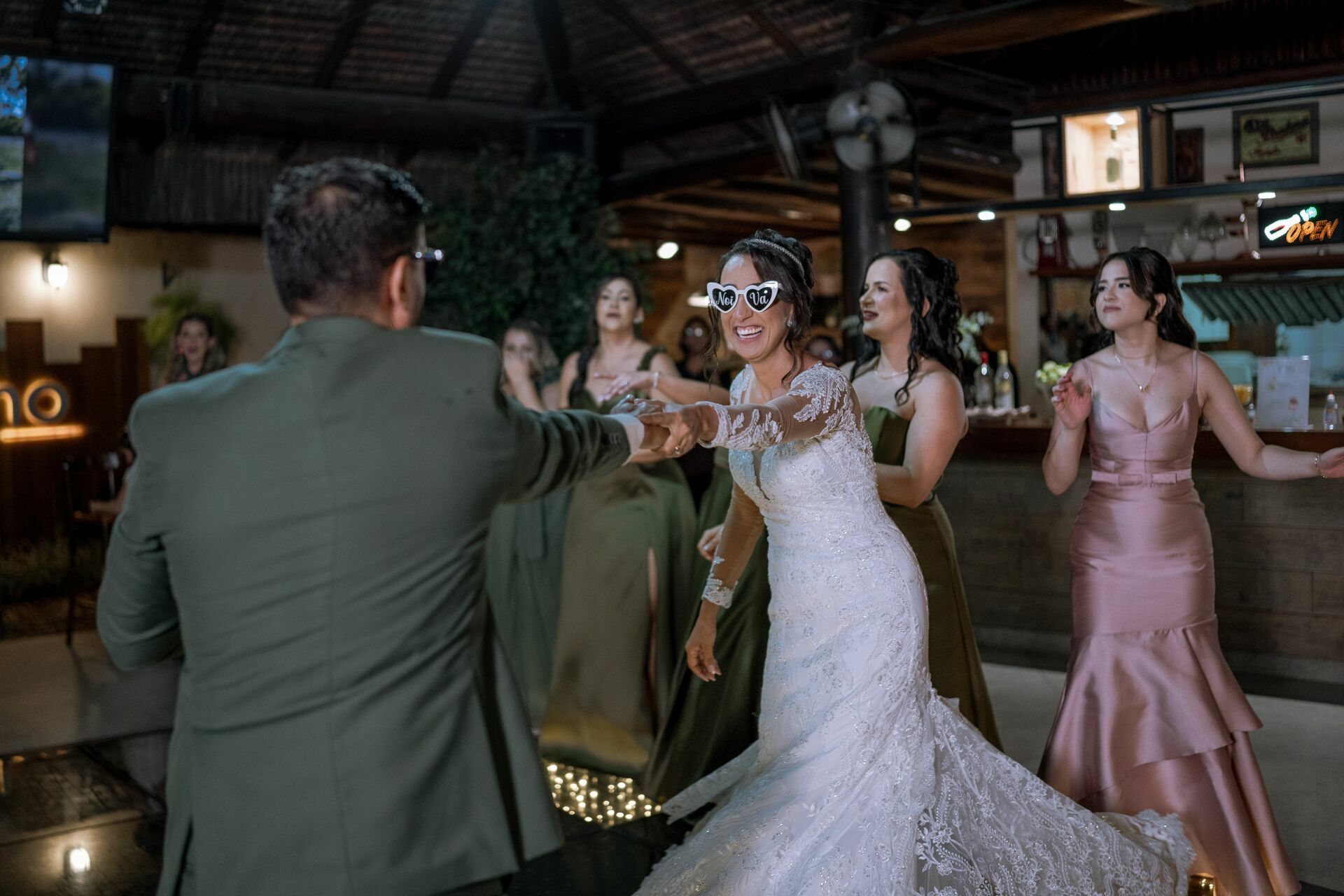 Foto FERNANDA E WESCLEY, CASAMENTO RANCHO VELHO - QUEIMADOS, RJ - Imagem 80