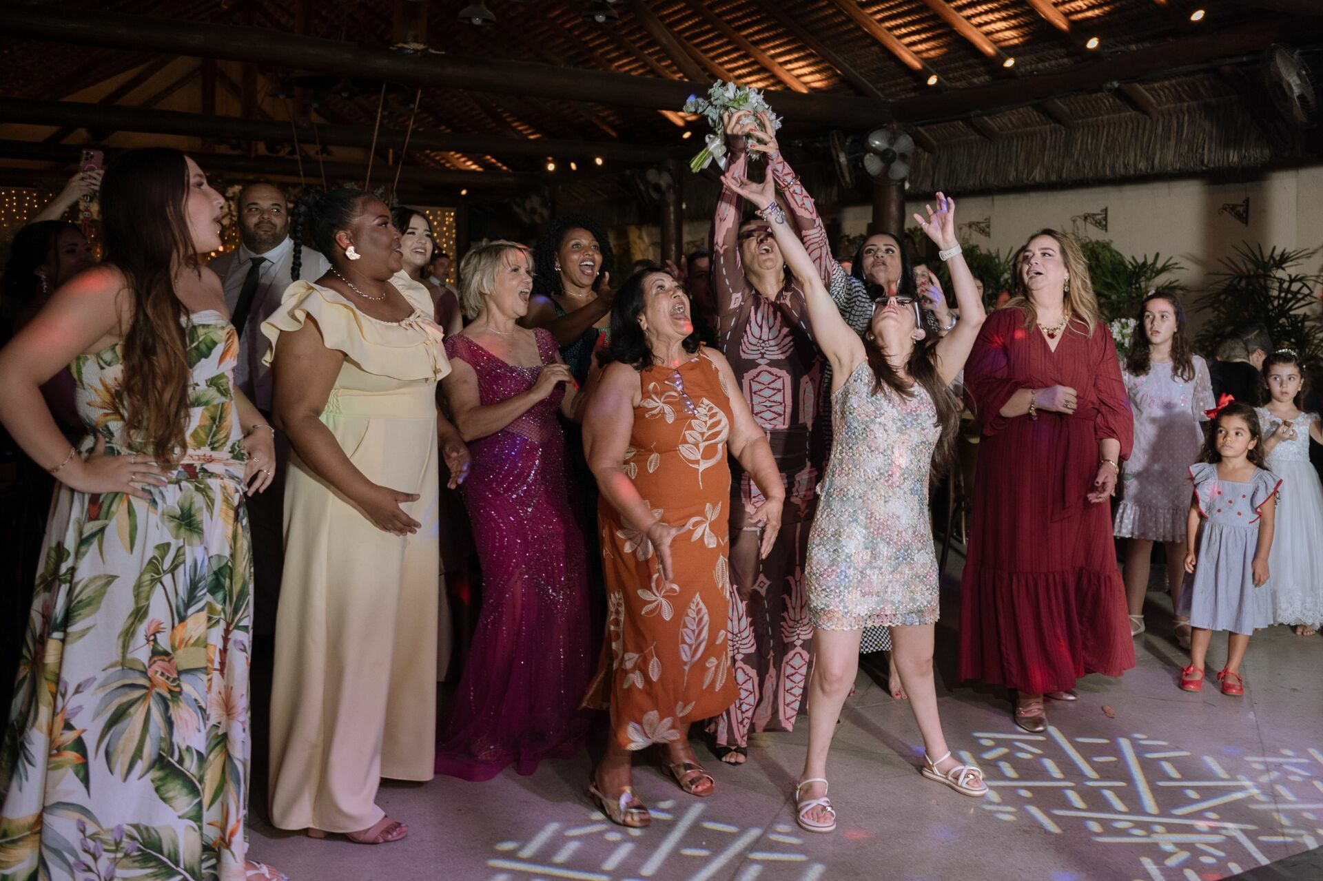 Foto FERNANDA E WESCLEY, CASAMENTO RANCHO VELHO - QUEIMADOS, RJ - Imagem 92